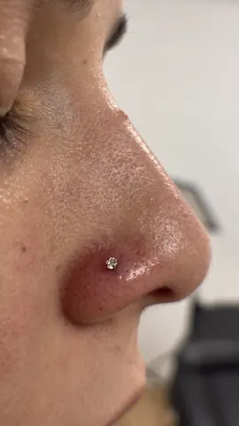 Fotografia real de un piercing realizado en Arkadia